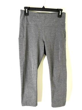 Athleta Ultimate Stash Pocket Capri Grey Performance Leggings Side Pockets